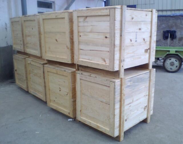电子设备企业订购大型设备木包装箱投入使用中